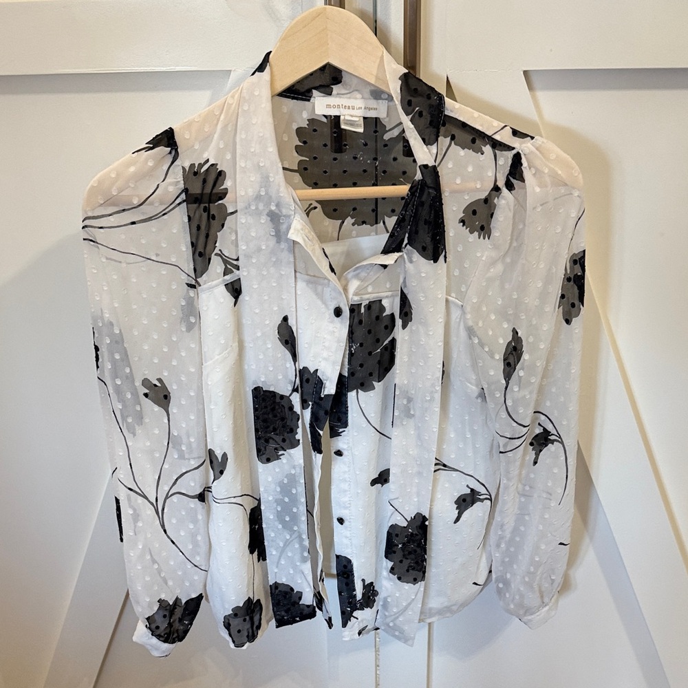 Monteau Black and White Floral Blouse